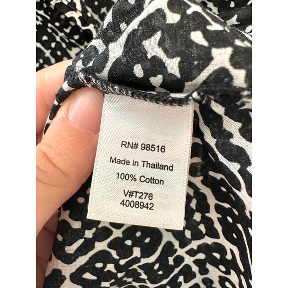 COLDWATER CREEK | Plus Size No Iron Black White Geometric Lightweight Blouse |2X - Picture 6 of 7